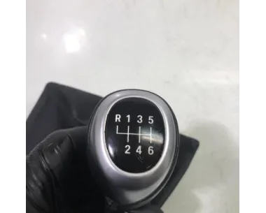 Pommeau de vitesses BMW SERIE 1 F20 PHASE 1 Diesel