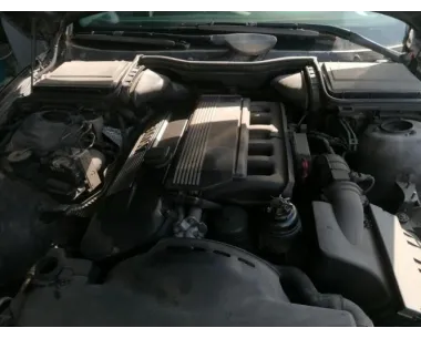 Fusee avant droit BMW SERIE 5 E39 PHASE 1 Essence