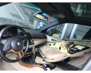 Verin de coffre BMW X5 E53 Essence