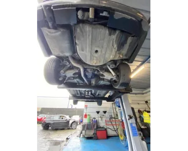 Vitre avant gauche BMW SERIE 5 E39 TOURING PHASE 2 BREAK Diesel