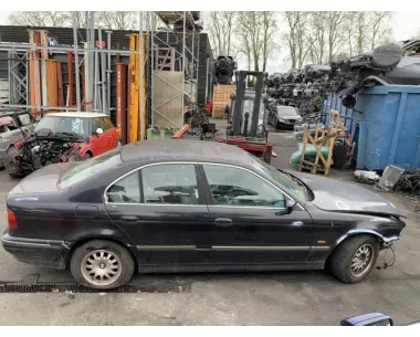Vitre arriere gauche BMW SERIE 5 E39 PHASE 1 Diesel