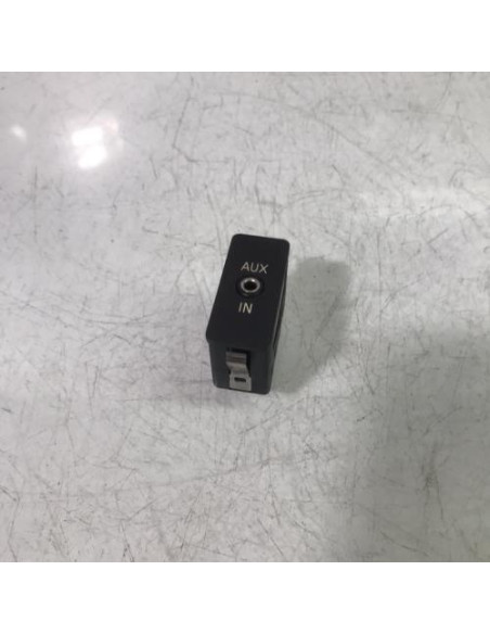 Prise port USB BMW SERIE 1 E87 PHASE 1 