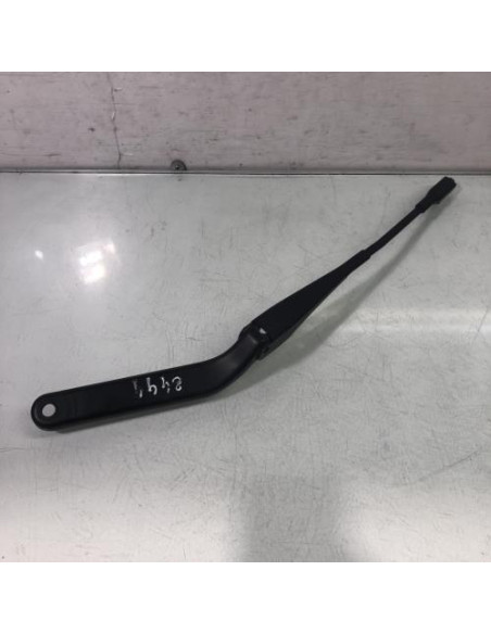 Bras essuie glace avant gauche BMW SERIE 1 E81 Essence