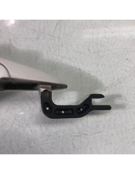 Poignee porte avant gauche BMW SERIE 1 E81 Essence