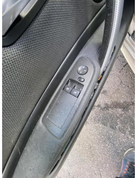 Marche pieds BMW SERIE 1 E81 Diesel