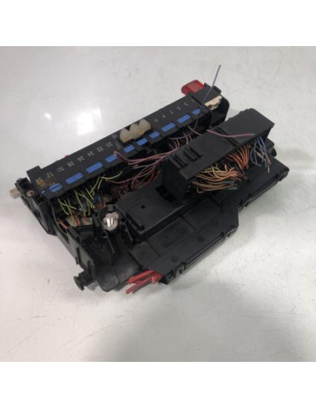 Porte fusible BMW SERIE 3 E46 PHASE 1 Diesel