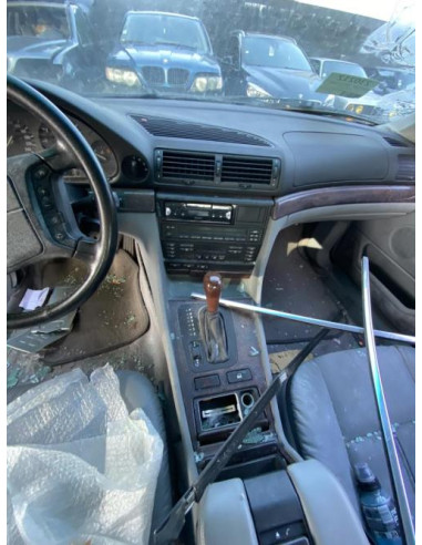Support poignee porte arriere droite BMW SERIE 7 E38 Essence