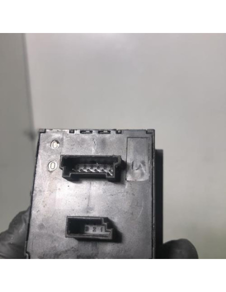 Bouton de warning BMW SERIE 3 E91 TOURING PHASE 1 BREAK 