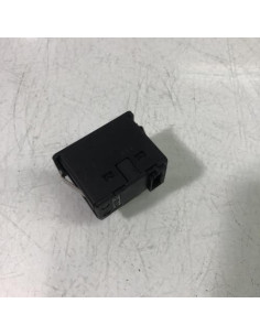 Prise port USB BMW SERIE 1 E87 PHASE 1 Essence 2