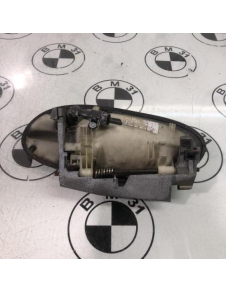 Poignee porte avant droit BMW SERIE 7 E66 LIMOUSINE PHASE 1 Essence