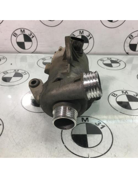 Pompe à eau BMW SERIE 1 E88 CABRIO Essence