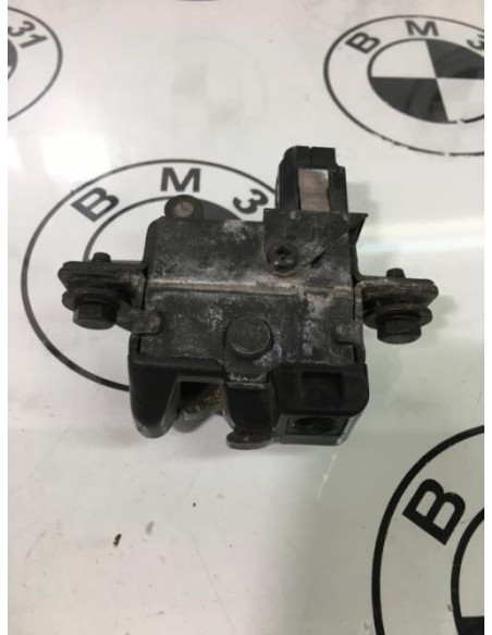 Serrure de coffre BMW SERIE 7 E32 