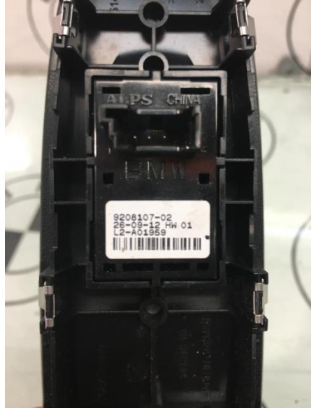 Interrupteur de leve vitre avant droit BMW SERIE 1 F21 PHASE 1 Diesel