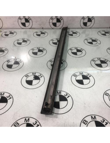 Baguette de porte arriere gauche  BMW SERIE 3 E30 Diesel