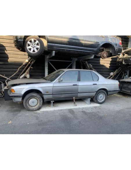 Aile avant droit BMW SERIE 7 E32 