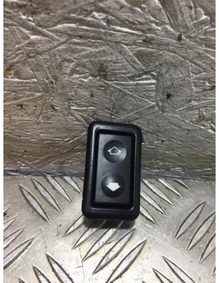 Interrupteur de leve vitre arriere droit BMW SERIE 3 E36 