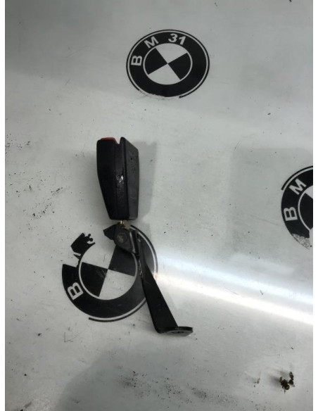 Attache ceinture arriere droit BMW  