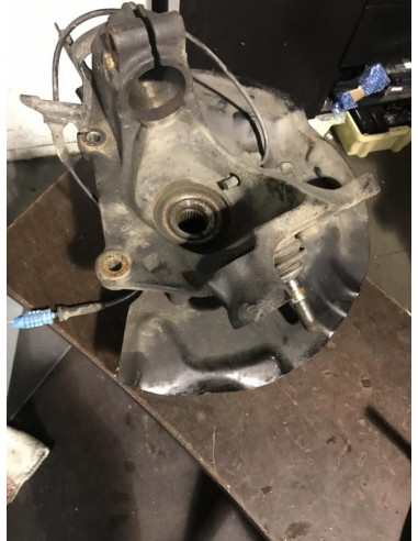 Fusee avant gauche BMW SERIE 5 (E60) PHASE 1 