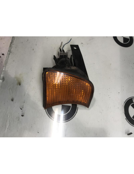 Optique avant secondaire droit (feux)(clignotant) BMW SERIE 5 E34 