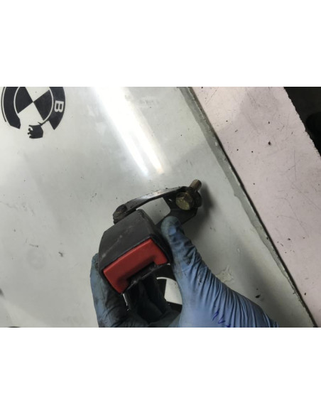 Attache ceinture arriere gauche BMW  