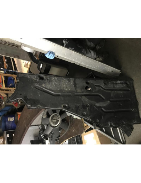 Cache sous moteur BMW  