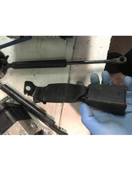 Attache ceinture arriere centrale BMW SERIE 5 (E60) PHASE 1 