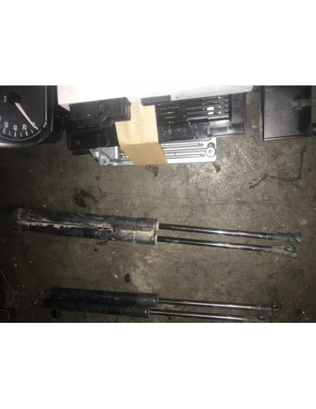 Verin de coffre BMW SERIE 1 E87 PHASE 1 