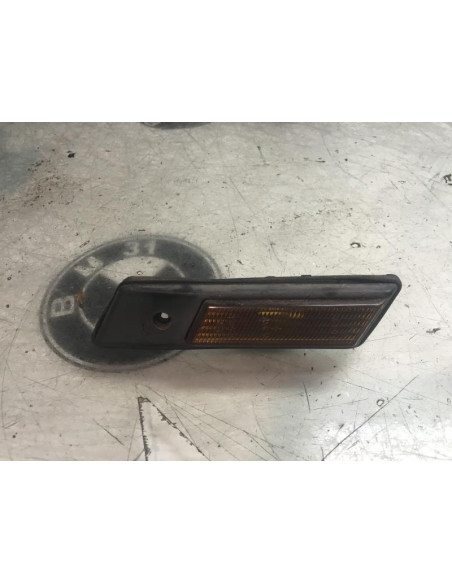 Repetiteur clignotant avant droit  (Feux) BMW SERIE 5 E34 
