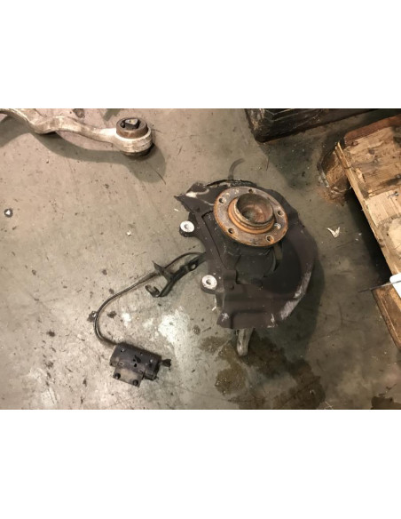 Fusee avant gauche BMW SERIE 5 (E60) PHASE 1 