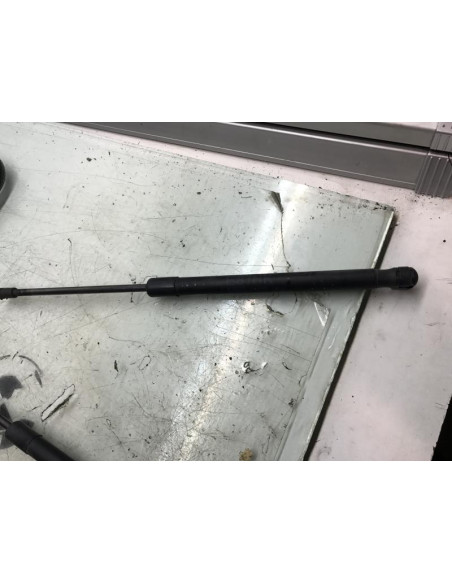 Verin de coffre BMW SERIE 1 E87 PHASE 1 Diesel