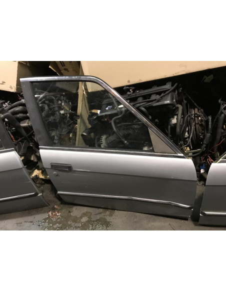 Vitre avant droit BMW SERIE 3 E30 Essence