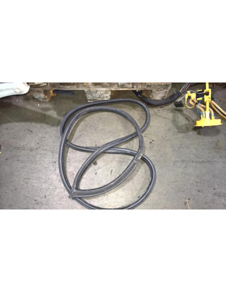 Joint de porte avant droite BMW SERIE 1 E82 COUPE Diesel