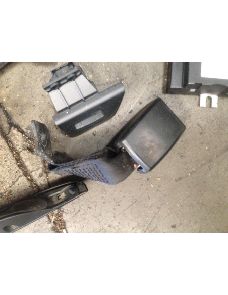 Attache ceinture arriere gauche BMW SERIE 1 (E87) PHASE 2 (LCI) 
