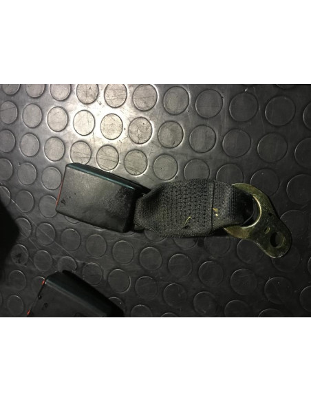 Attache ceinture arriere gauche BMW SERIE 3 E46 TOURING PHASE 2 BREAK Diesel