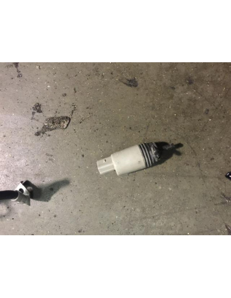 Pompe lave glace avant BMW  