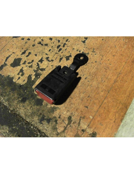 Attache ceinture arriere droit BMW  