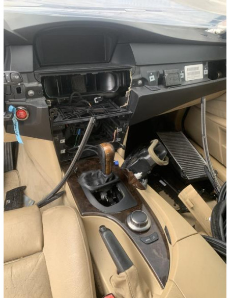Ecrous BMW SERIE 5 E61 TOURING PHASE 1 BREAK Diesel
