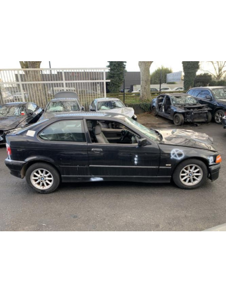 Feu arriere stop central BMW SERIE 3 E36 COMPACT Essence