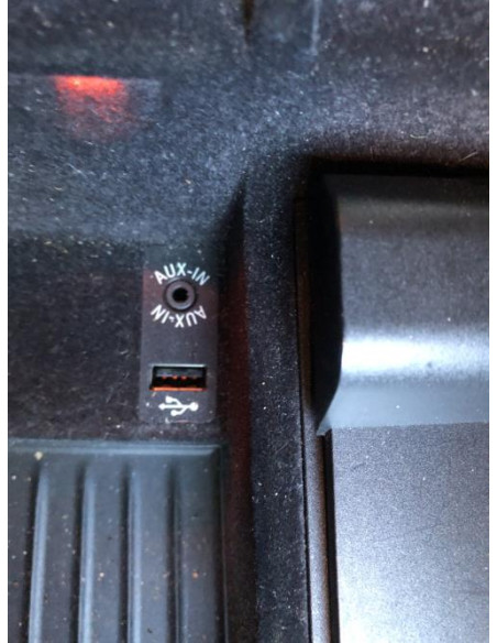 Prise port USB BMW SERIE 5 F11 TOURING PHASE 1 BREAK Diesel