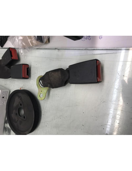 Attache ceinture arriere gauche BMW  