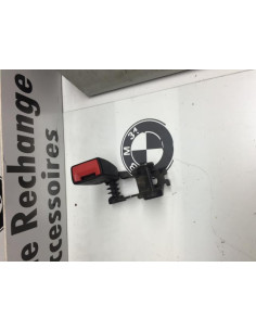 Attache ceinture arriere centrale BMW  