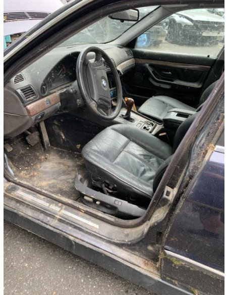 Malle/Hayon arriere BMW SERIE 7 E38 Diesel