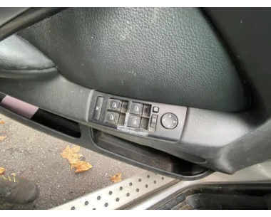 Poignee d'ouverture de capot BMW X5 E53 Diesel