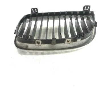 Grille de calandre droite BMW SERIE 1 E81 