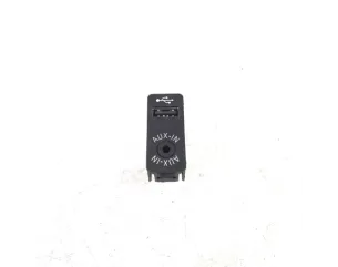 Prise port USB BMW SERIE 1 F20 PHASE 1 
